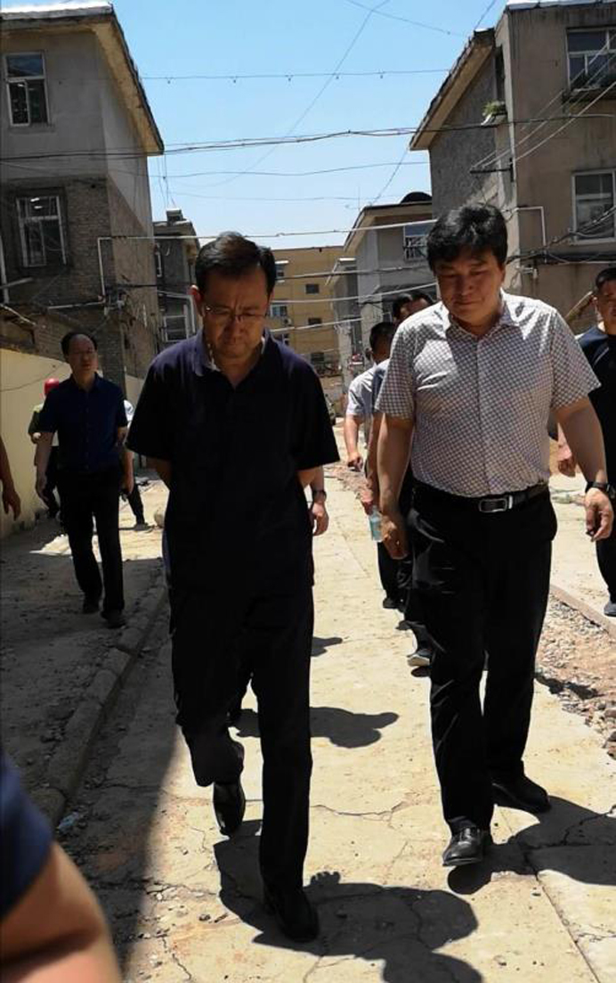 692副市长范建民“三供一业”2.jpg